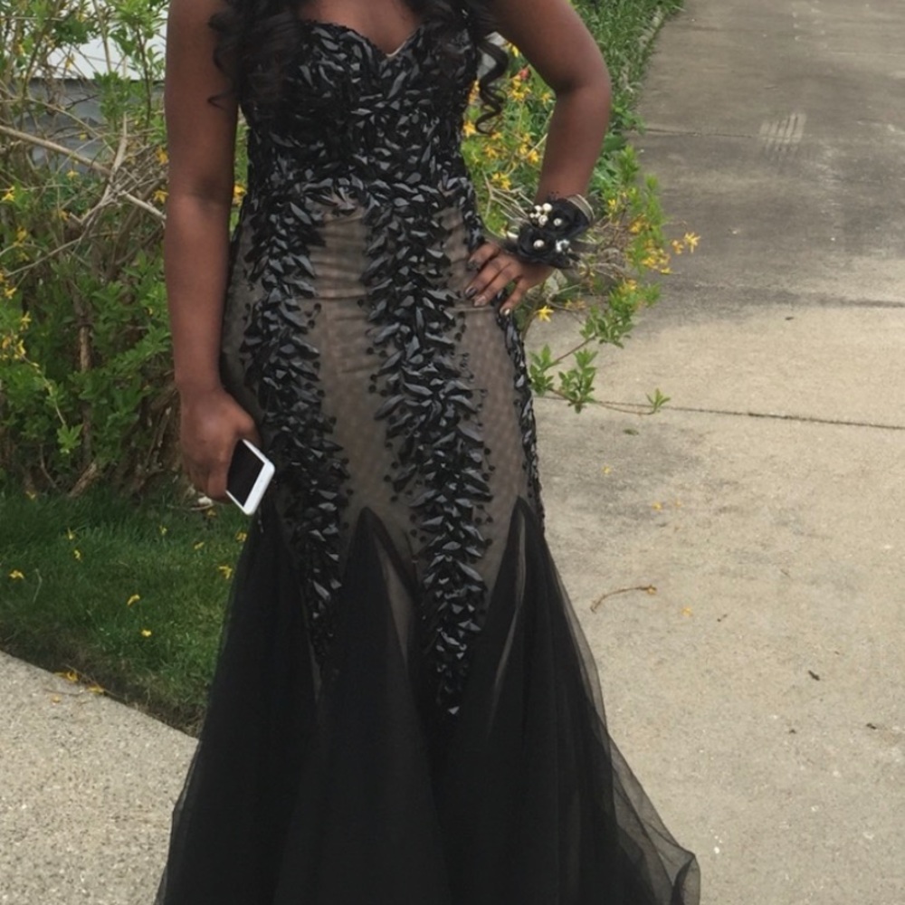 Black prom dress